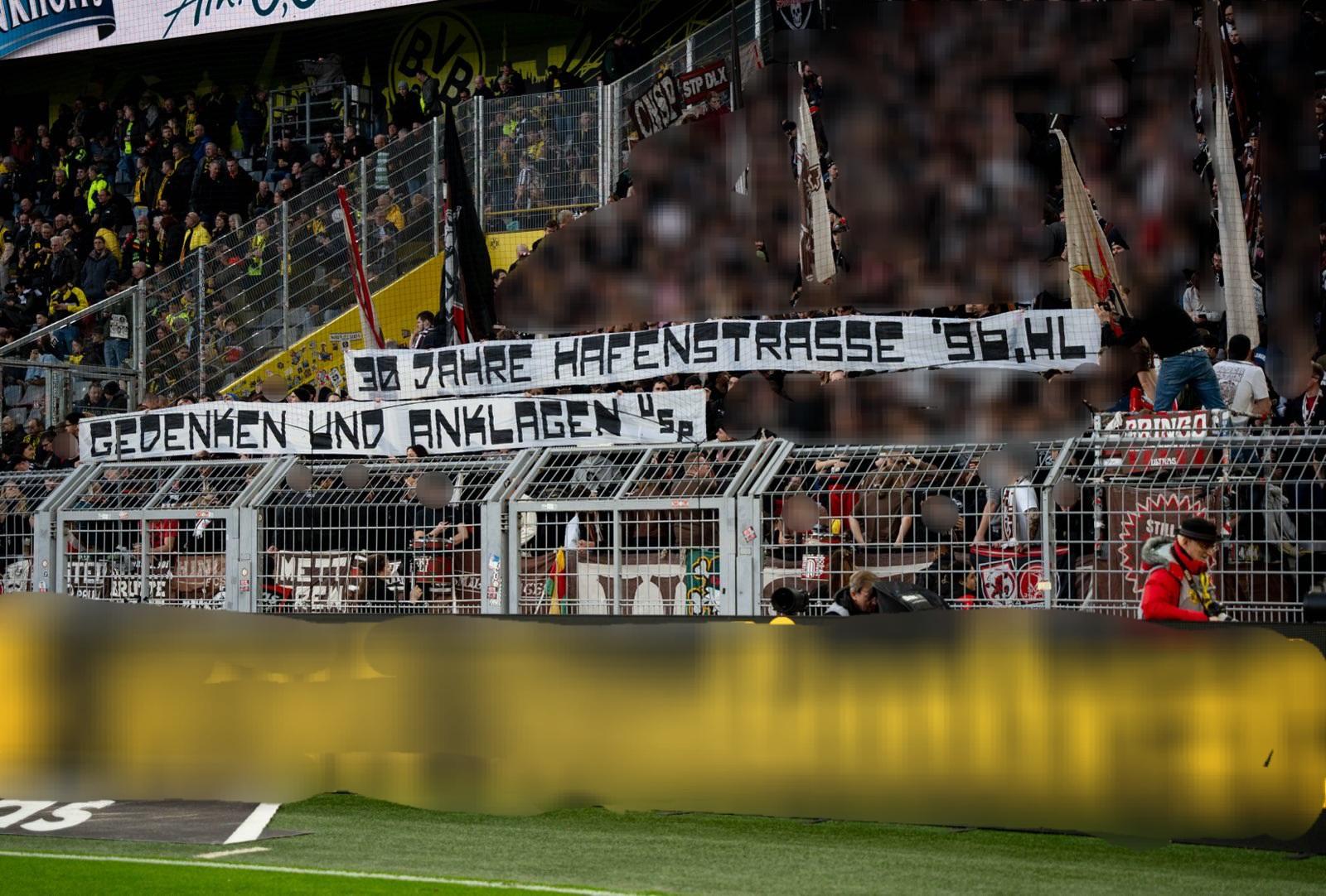 bvb-fcsp-bundesliga Bundesligaspiel Borussia Dortmund - FC St. Pauli, Fankurve FC St. Pauli